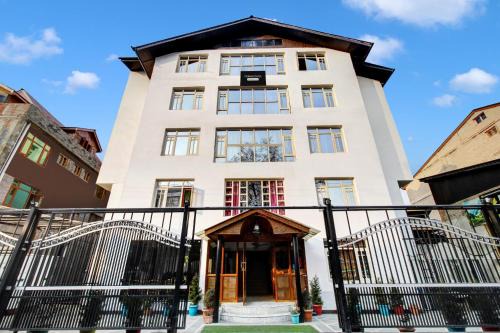 Rajbagh Hotel | Townhouse Rajbagh Formerly Hotel Modern