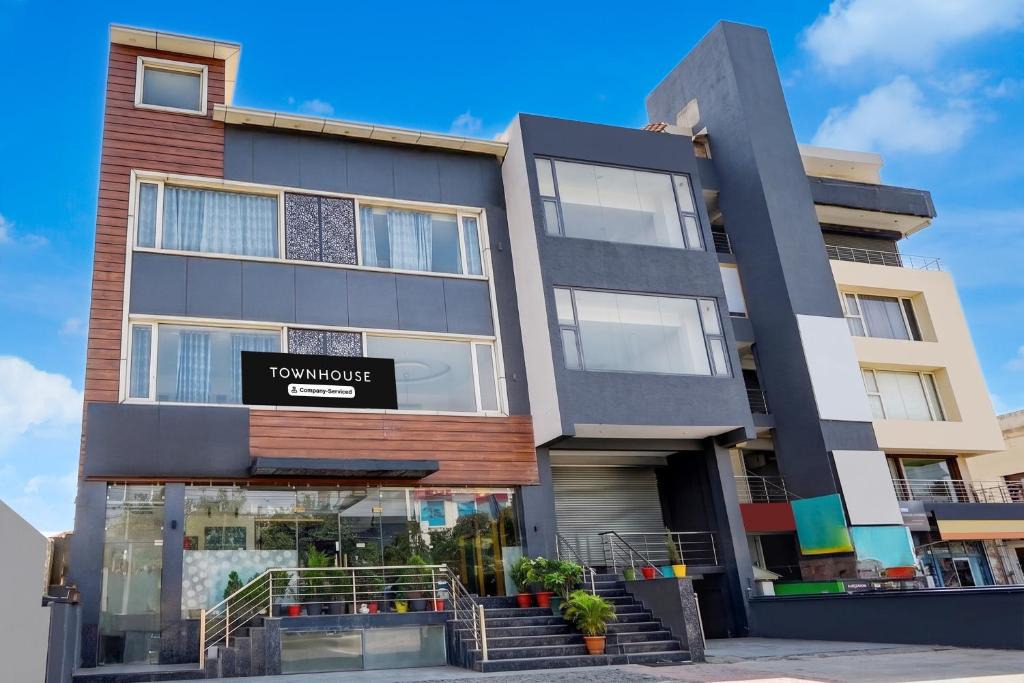 Panchkula Hotel | Townhouse Sector 20 Panchkula Formerly The Bliss Inn
