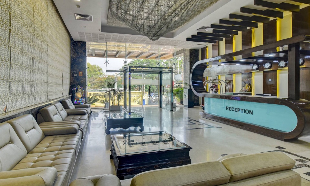 Dehradun Hotel | Treebo Elysee, Patel Nagar