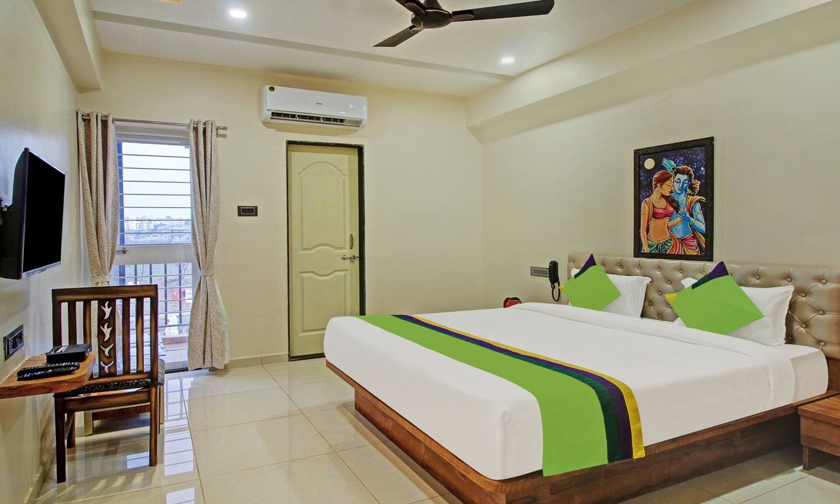Phase 1 House | Treebo Royal Imperio, Hinjewadi