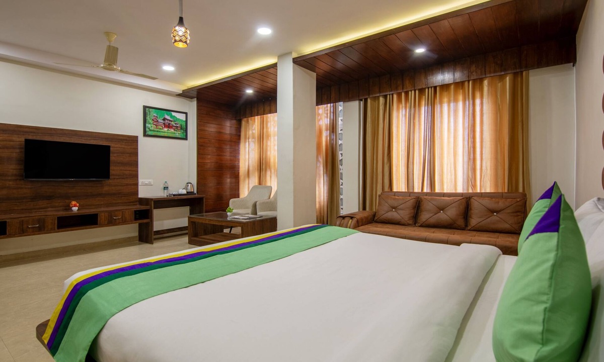 Amritsar Hotel | Treebo Trend Diamond Creek