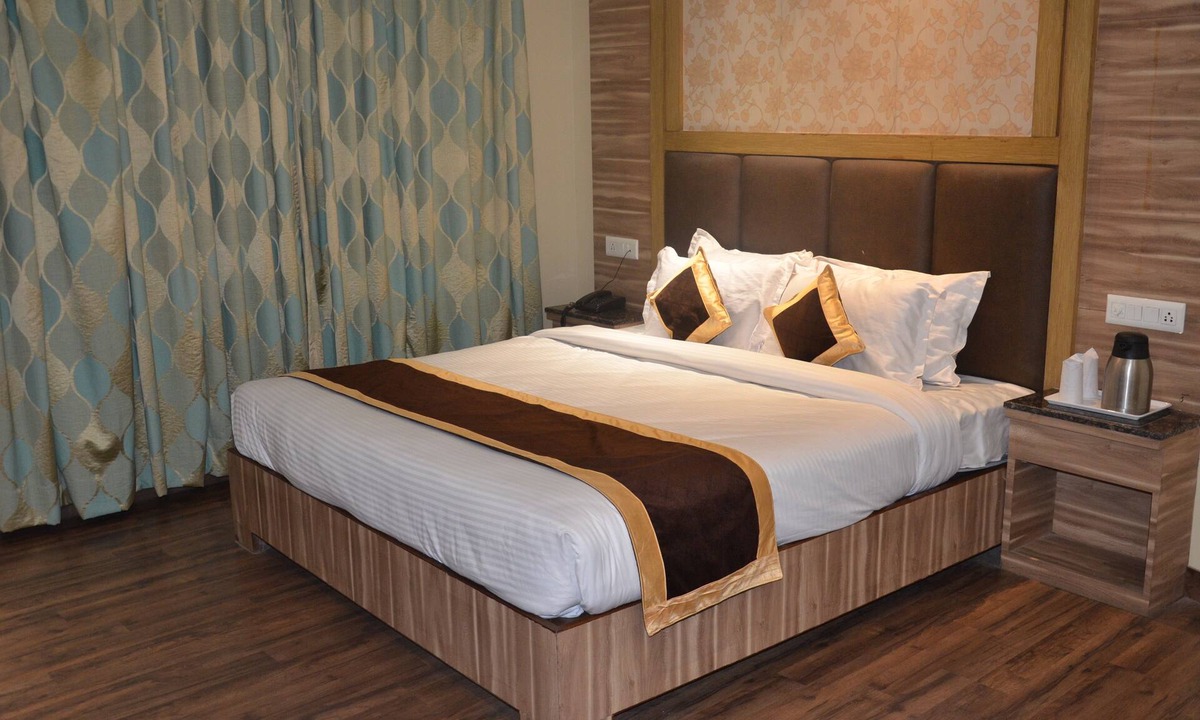 Katra Hotel | Tulip Tree Hotel