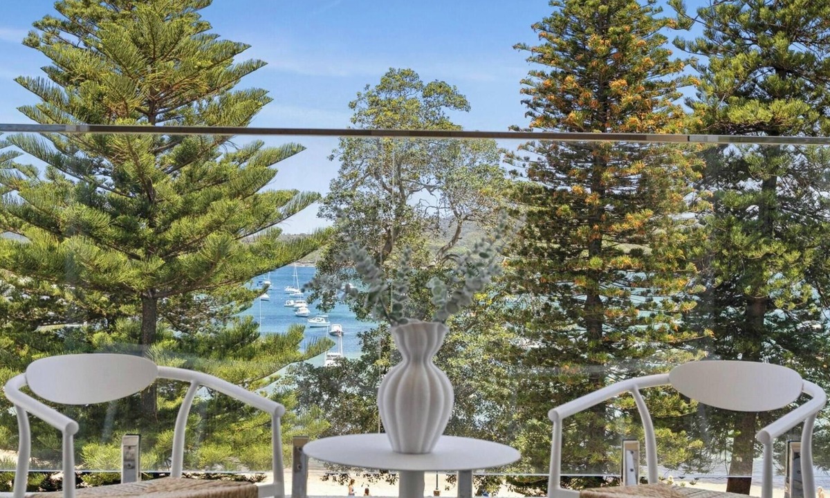 Manly Apartment | Two Bedroom waterfront apartment in the heart of Manly!