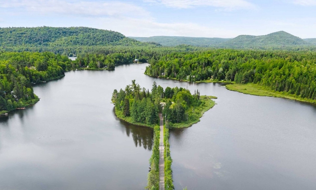 Saint-Mathieu-du-Parc Cabin | Unique private Island, islet Chouette