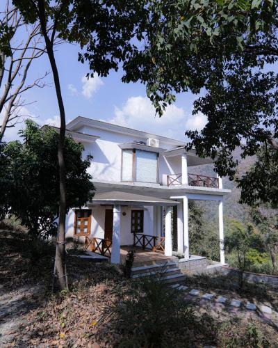 Sona Nadi Range Hotel | VANVASA RESORTs