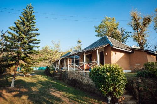 Shoghi Hotel | Vatika Resorts Cottages