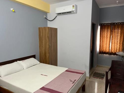 Palani Hotel | Velan view