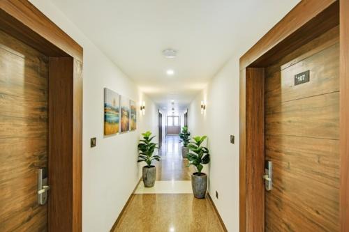 Kempty Range Hotel | Via Neilkanth