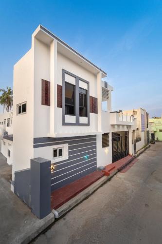 Kalapettai Villa | Villa De Charm 10 Min Drive from Pondicherry White Town