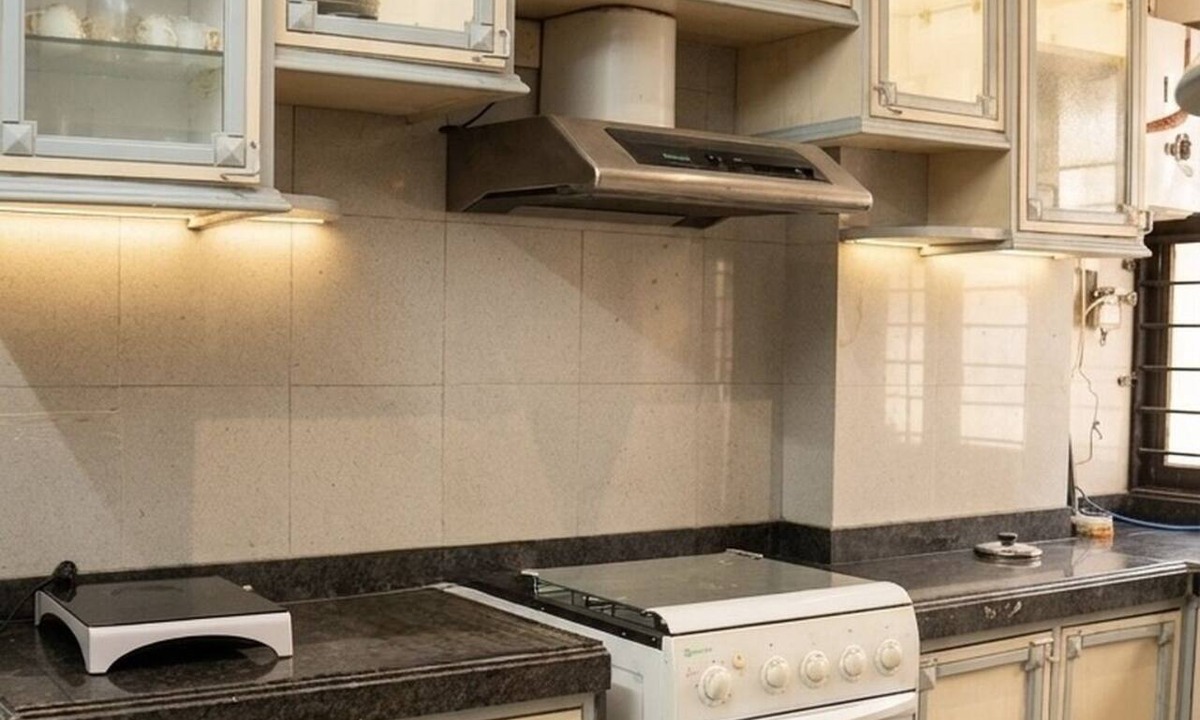 Versova Apartment | Vintage 4BHK Duplex Villa
