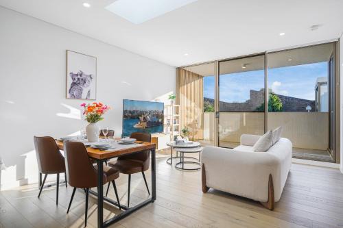 Waterloo Apartment | Waterloo 1Br town close to Train Shopping