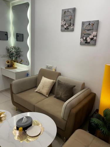 Zirakpur Apartment | White Skyline Stay - Stay above the ordinary