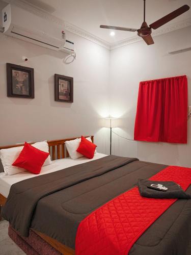 White Town House | Whiteshore Homestay Whitetown