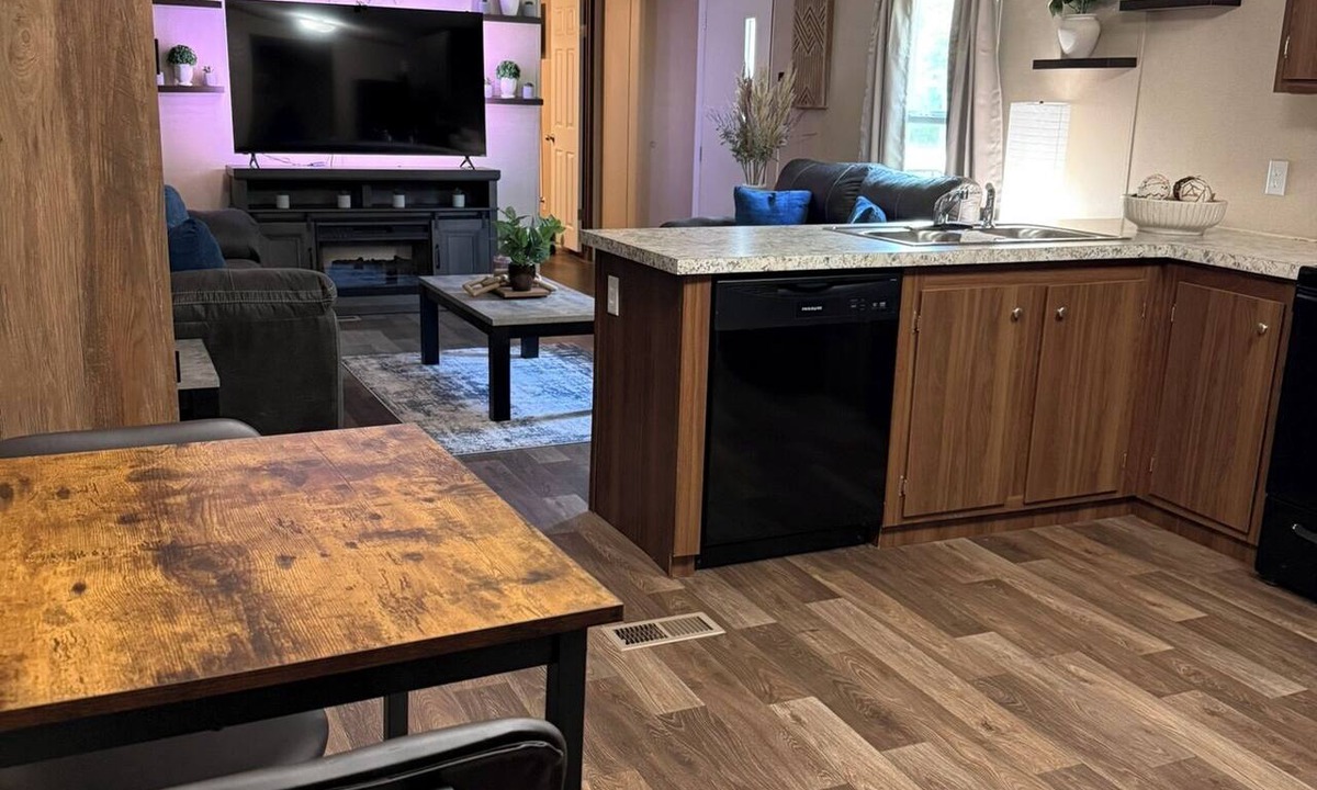Bainbridge House | Whyte Pine Woods