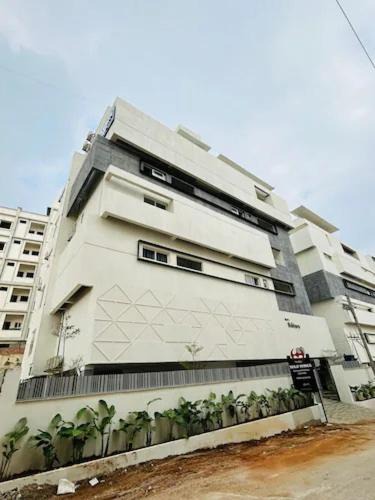 Hyderabad Hotel | Wild Wings Hotel Narsingi