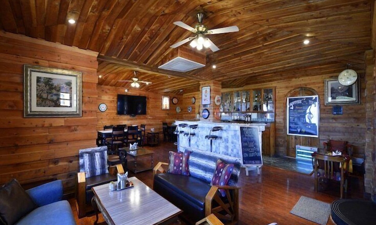 Solan Hotel | Winsum near Mohan Meakin's Brewery