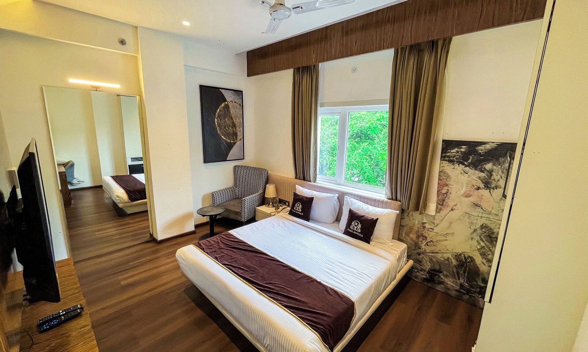Deoria Hotel | Wishotel Premier Parth Residency