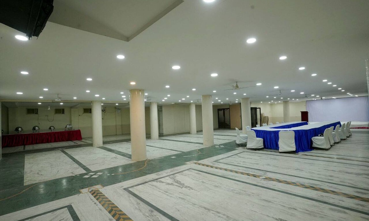 Sahibganj Hotel | WORMWOOD SYNERGY SRIYASH REGENCY