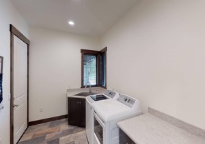 56305 Fireglass Loop | 4 BR / 4.5 BA, Sleeps 12 in Bend