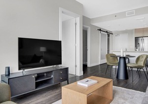 Chic Five Points 1BR w/ W/D, Gym & Roof Lounge, near RiNo, by Blueground in Denver