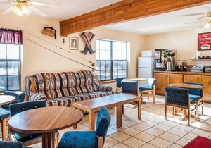Econo Lodge Eagle Nest in Eagle Nest
