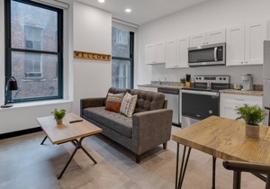Frontdesk | Studio Apt by the Phipps Conservatory in Pittsburgh