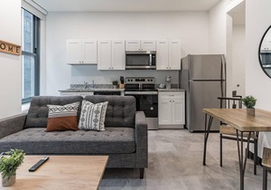 Frontdesk | Studio Apt by the Phipps Conservatory in Pittsburgh