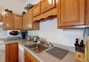 Sierra Del Sol | Ski-In, Ski-Out Townhome & Slope-View Balcony