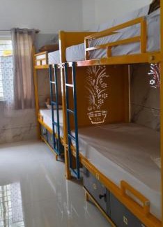 Mysore Hostel | V R S Luxury AC Male Dormitory
