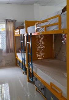 Mysore Hostel | V R S Luxury AC Male Dormitory