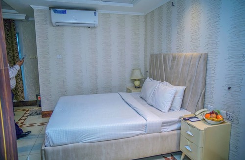 Uttara Hotel | 1-bedroom hotel in enchanting Dhaka with fitness room and AC