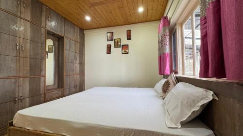Kuthar House | 10 room cottage in kasauli best for long stays