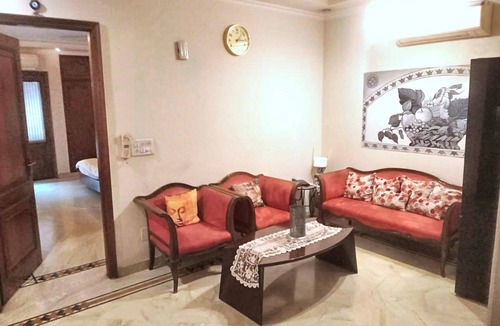Greater Kailash Apartment | 2 Bed Apartment Sleeps 4 With Parking New Delhi