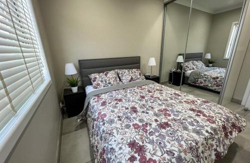 Werrington House | 2 bedrooms Entire Granny Flat in Werrington