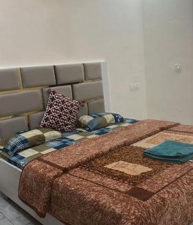 Kharar Apartment | 2 BHK Vintage Villa Family & Friends
