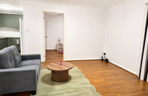 Dean Park Cottage | 21A Armstrong Place, Dean Park: Modern Granny flat with Kitchen,Aircon