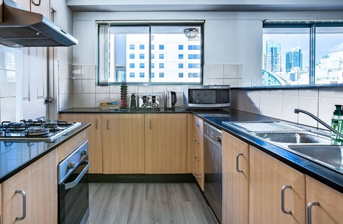 Pyrmont Apartment | 3 bedroom apartment | 5 mins walk to Darling Harbour with Free Parking