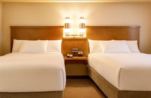 St. Johns Hotel | 3 Pet-Friendly Accommodation, Pool, Visit LBJ Presidential Library