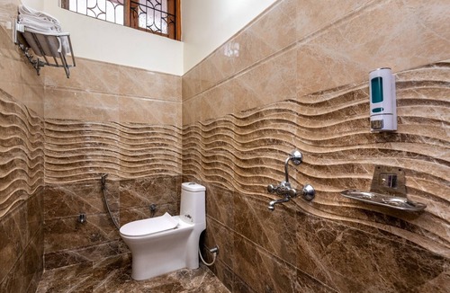 Jabalpur House | 3BHK Air condition-Parking-Kitchen-Pet Friendly at Jaiswal Homestay