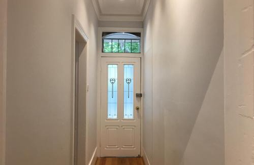 Pyrmont House | 3BR Terrace House in Darling Habour, next to ICC and The Star, Sydney CBD, Free parking