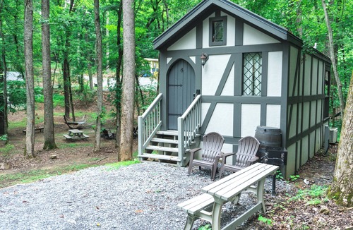Sevierville House | #4 Stella - Tiny Home Cottage
