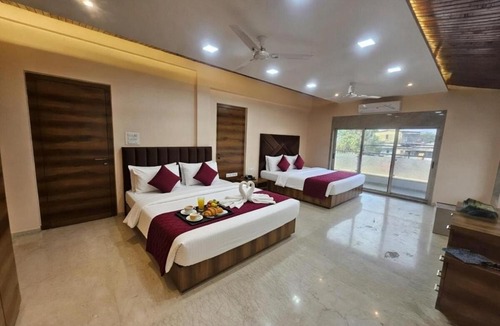 Khopoli Apartment | 4BHK Luxury Seven Hills Villa With AC, Garden , BBQ , AIR HOCKEY , CARROM , TENNIS TABLE , Near Lonavala - 10 minutes From Imagica & Wet n Joy