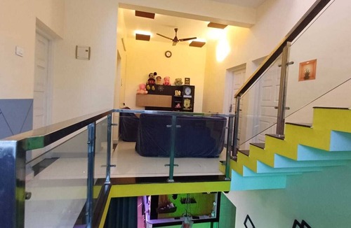Kochi Bed & Breakfast | A/c Deluxe bedroom With Balconey