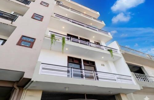 Sainik Farm Hotel | A Square Residency Saket Metro Station New Delhi