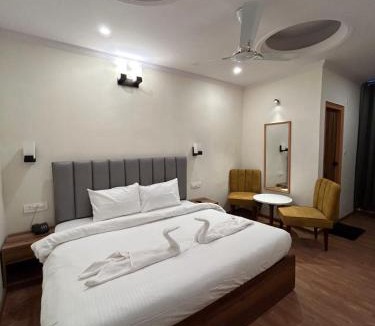 Tallital Hotel | Aamod Feather Touch - Nainital