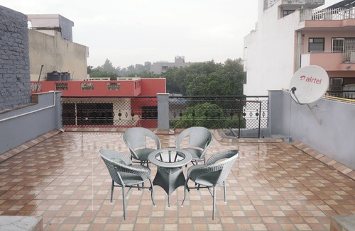 Gurugram Apartment | About this space Independent 1 BHK Floor Including Breakfast with Terrace.