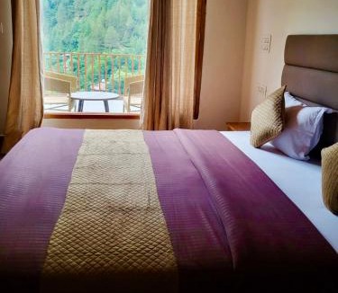 Banjar House | Above & Beyond - Tirthan