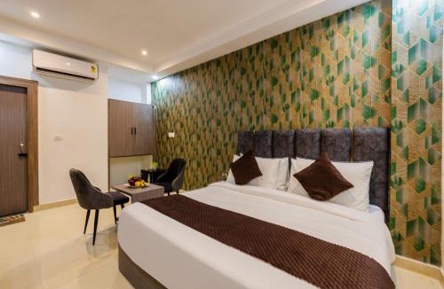 Noida Hotel | Accent Park Hotel Near Barclays Sec 62 Noida