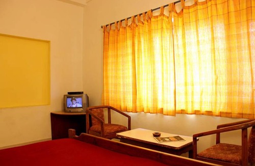 Kandaghat Hotel | ADB Rooms Hotel Falcon Crest, Shimla