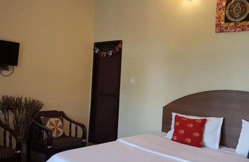 Gunehr House | Aditya Homestay Bir-Billing surrounded by Mountains